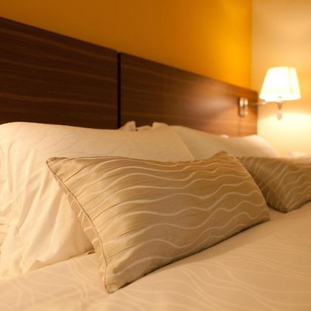 Pine Tree Hotel Batu Pahat Buitenkant foto