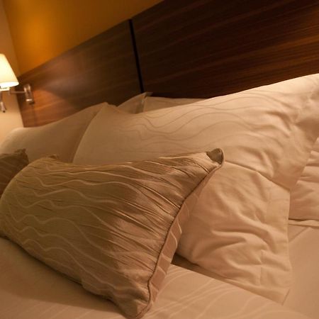 Pine Tree Hotel Batu Pahat Buitenkant foto