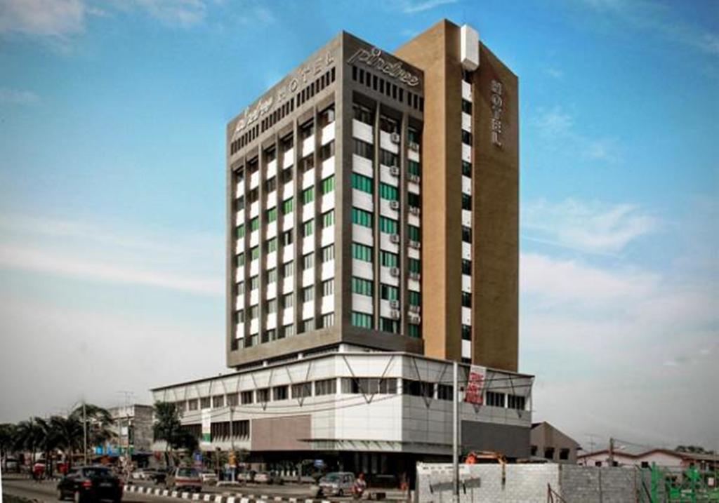 Pine Tree Hotel Batu Pahat Buitenkant foto